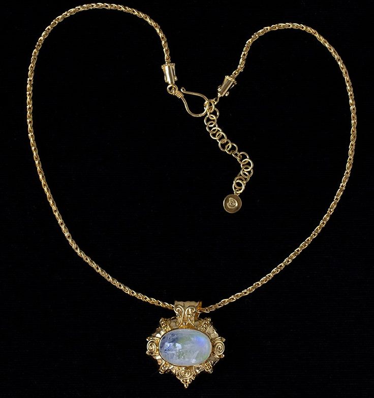 Gold Rainbow Moonstone Balinese Necklace Lapis Lazuli Gold Necklace, Gold Moonstone Necklace, Bridgerton Jewelry, Moon Stone Necklace, Moonstone Jewellery, Swan Jewelry, Faberge Jewelry, Moonstone Pendant Necklace, Rainbow Moonstone Necklace