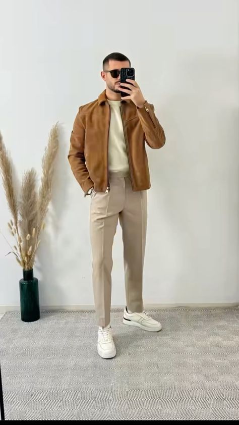 Mens Winter Fashion Outfits 2024, Classic Winter Outfits For Men, Smart Casual Men Winter, Italian Outfit Men, Gurkha Pants, Casual Look For Men, Dapper Outfit, Mens Smart Casual Outfits, Smart Casual Menswear