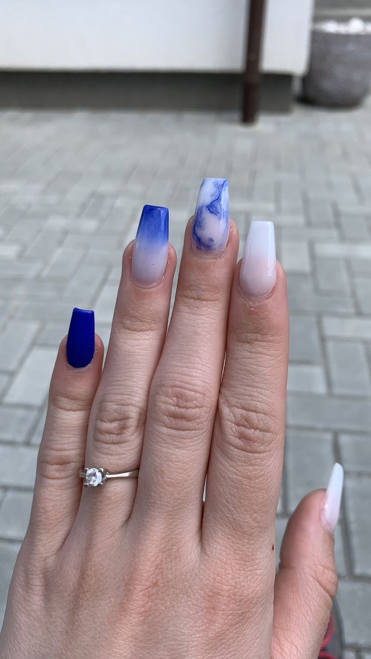 Summer Acrylic Nails Blue And White, Graduation Nails Acrylic Blue And White, Blue White Gel Nails, Nails Design White And Blue, Blue Aesthetic Nails Short, Blue Festival Nails, White N Blue Nails, White Nails Blue Design, Blue And White Nails Designs