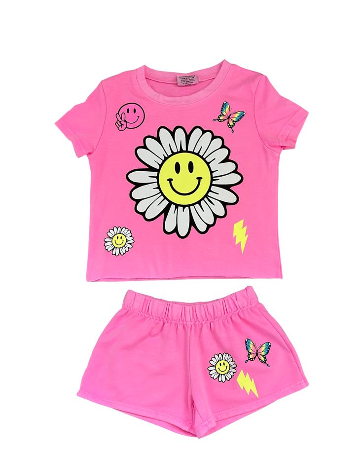 Neon Pink smile daisy t-shirt Smiley Daisy, 8th Grader, Daisy Shorts, Pink Smiley, Neon Pink, Smiley, Daisy, Neon, Pink