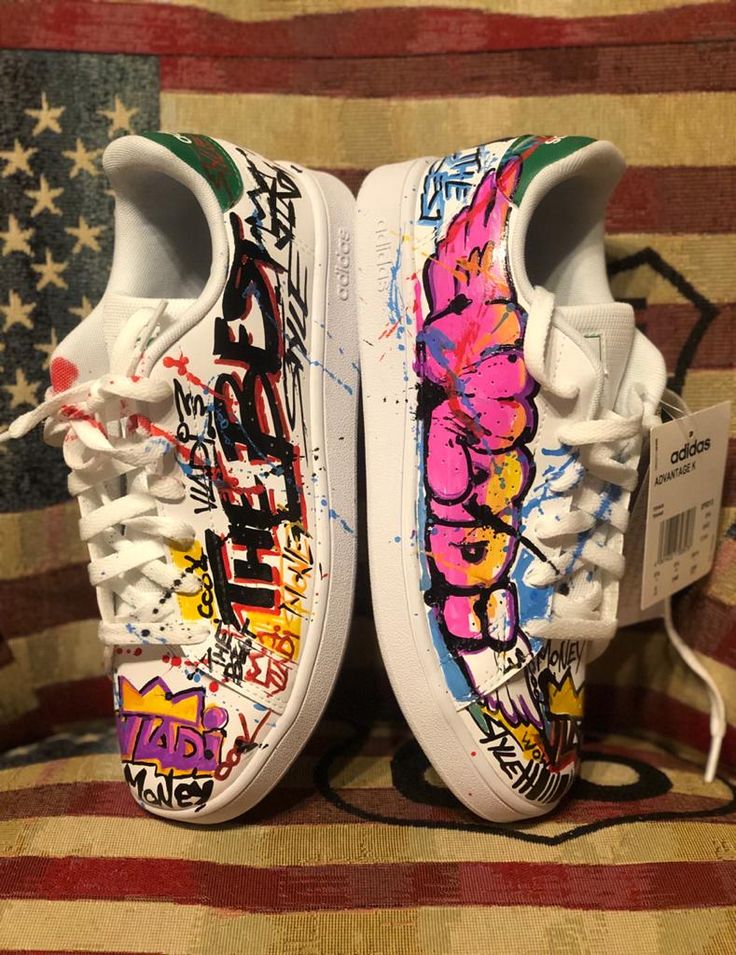 Custom Adidas Shoes, Sneakers Design Art, Adidas Custom Shoes, Shoe Graffiti, Adidas Custom, Graffiti Sneakers, Graffiti Shoes, Art Sneakers, Graffiti Clothing