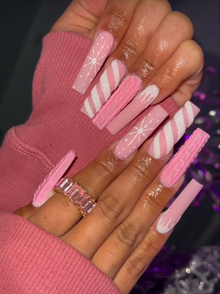 White And Pink Christmas, Pink Winter Nails, Acrylic Nails Winter, Pink Christmas Nails, Holloween Nails, A I, Long Acrylic Nail Designs, Beauty Nails Design, Colored Acrylic Nails