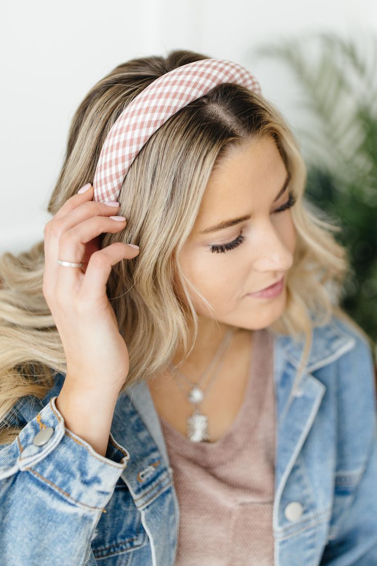 Presley Plaid Headband - Honey & Fig Boutique Plaid Headband, Gingham Fashion, Camo Sweater, Preppy Plaid, Hard Headbands, Boutique Trends, Aesthetic Spring, Graphic Sweaters, Head Bands