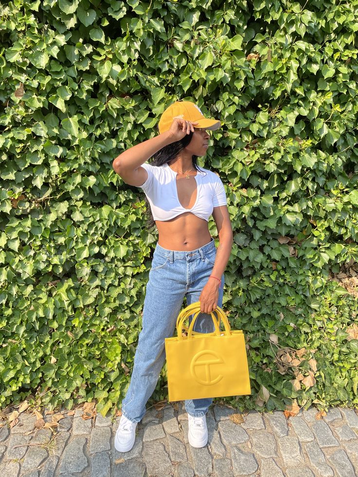 yellow telfar bag outift inspo Yellow Telfar Bag Outfit, Mustard Telfar Bag Outfit, Chocolate Telfar Bag Outfit, Yellow Telfar Bag, Yellow Telfar, Telfar Outfit, Medium Telfar Bag, Yellow Bag Outfit, Telfar Bag Outfit