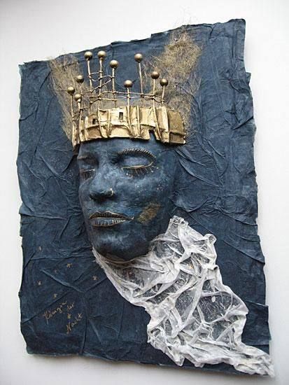 Paper Mache Mask, Queen Of The Night, Canvas For Beginners, Paper Mache Sculpture, Paper Mache Art, Relief Sculpture, Masks Art, Urban Sketchers, Arte Inspo