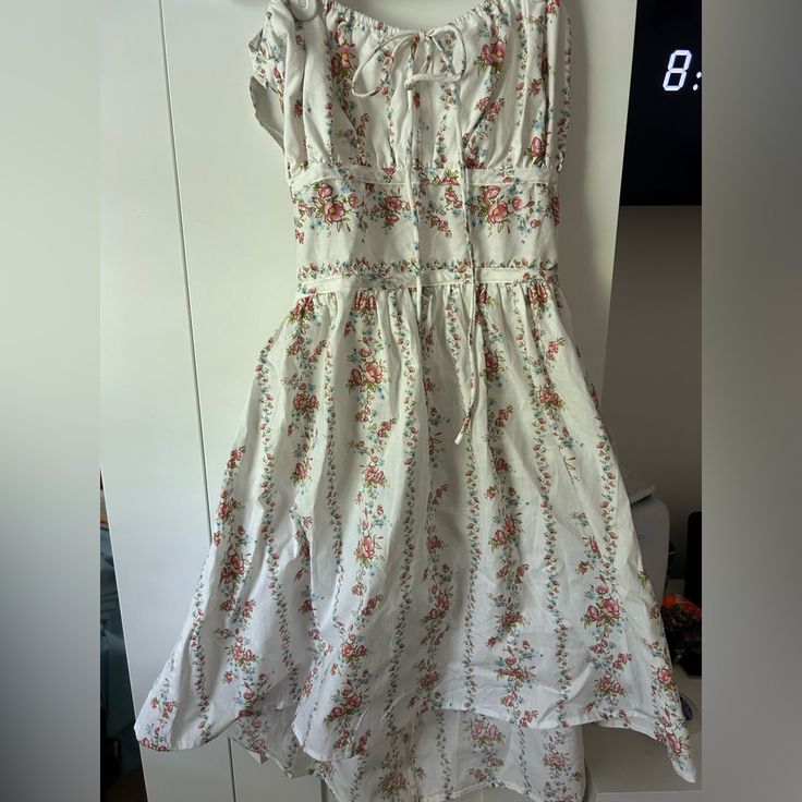 White Dress With Flower Print Forever21 Nwt Medium Mini Dress Fit And Flare Tie Back Bow In Front Pink Floral Print Dress, White Flower Dress, Striped Shift Dress, Chiffon Midi Dress, Silky Dress, Striped Mini Dress, Pink Floral Dress, Flower Dress, Strapless Mini Dress