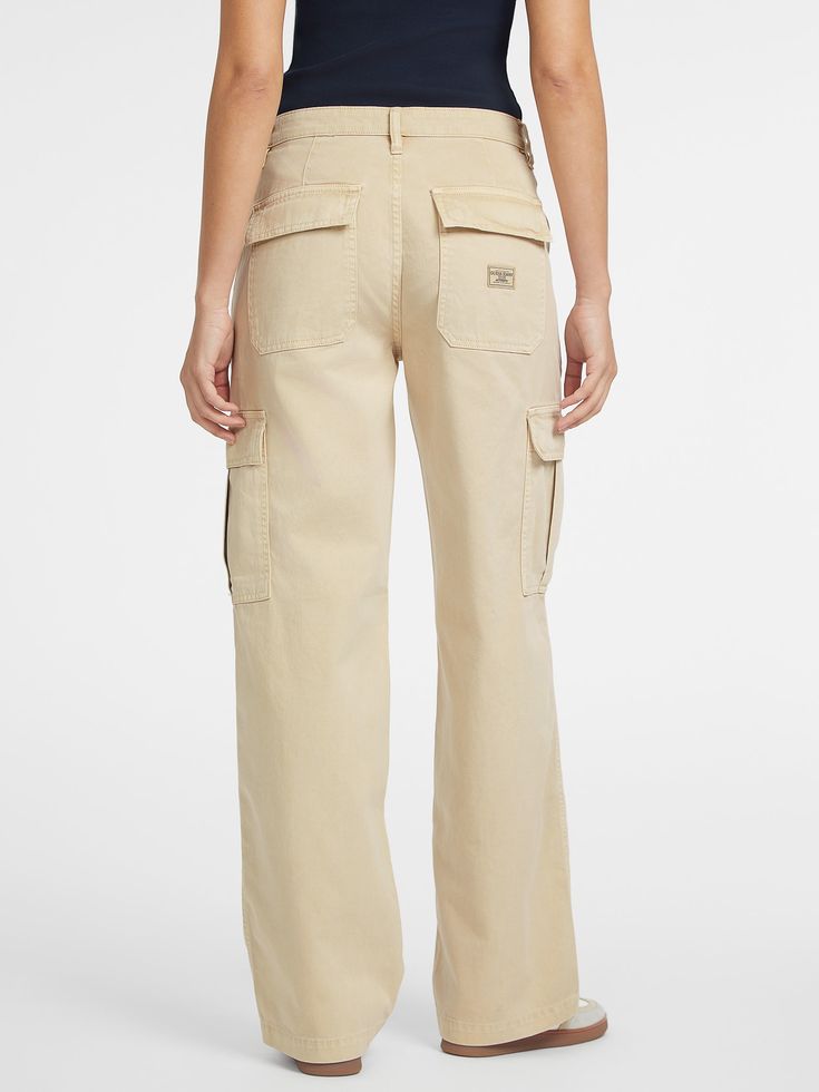 Crafted with our organic cotton blend, our relaxed cargo pant features a straight leg fit and a high rise waist. Jeans Cargo, Cargo Pant, Chino Pants, Cargo Trousers, Guess Jeans, Chinos Pants, Cotton Fiber, Women Jeans, High Rise