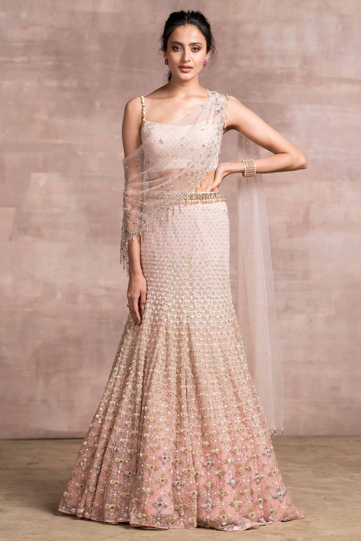 Trail Lehenga, Tulle Lehenga, Tulle Blouse, Mirror Embroidery, Gaun Fashion, Tarun Tahiliani, Indian Dress, Embroidered Tulle, Embroidered Neckline