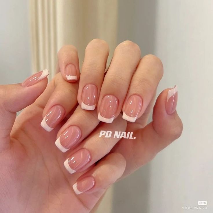 Cute Nails 2023, Short Square French Tips, Nail Ideas Art, Simple Nails Gel, Summer Nails Aesthetic, Glitter Nail Ideas, White Nail Ideas, Nail Ideas For Summer, Short Nail Art