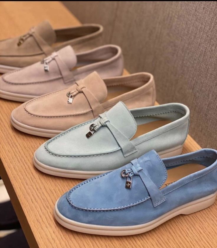 Guys Shoes, Loro Piana Shoes, Classy Wedding Guest Dresses, Gents Shoes, Loro Piana Men, Diy Balloon, Fashion Shoes Sandals, Elegant Sandals, Shoes World