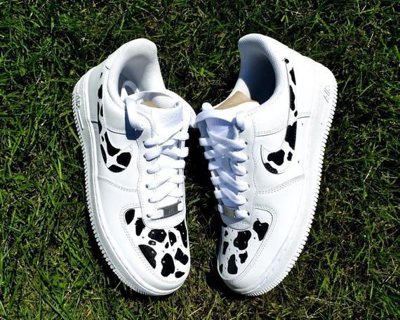 Cow Print Custom AF1 Black/Pink | Etsy Shoe Ideas Diy Painted, Casual White Custom Sneakers With Artwork, Casual Customized White Sneakers, Casual Hand Painted White Custom Sneakers, Casual Hand Painted White Sneakers, Black Casual Sneakers With Custom Artwork, Casual Customized Black Sneakers, Casual Black Customized Sneakers, Custom Painted Shoes Ideas