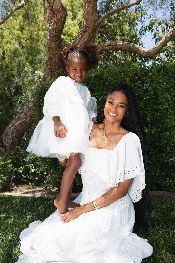 Mommy Daughter Photoshoot, Ciara And Russell, Black Motherhood, Mommy Goals, My Princess, Mommy Daughter, Black Families, Mommy Life, Girl Mom