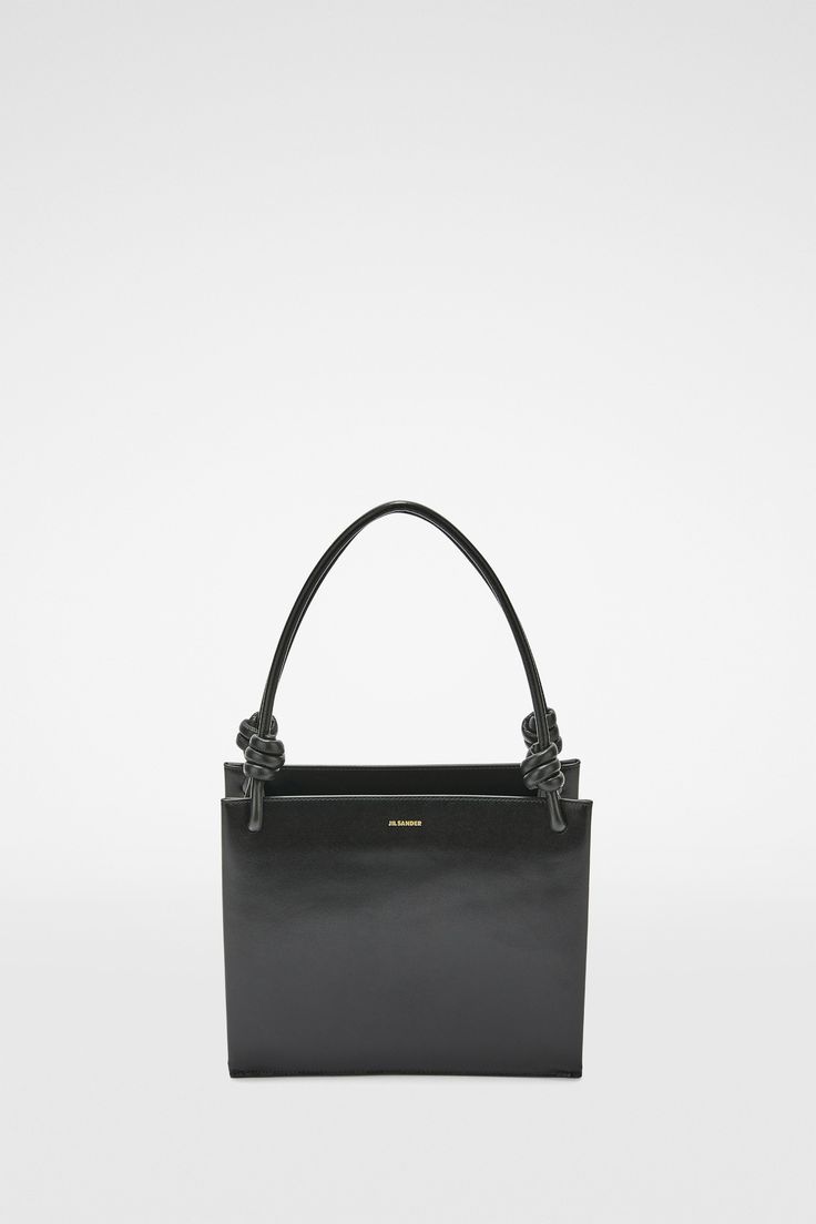 Giro Medium Woman | Jil Sander Official Online Store High-end Leather Satchel Bucket Bag, High-end Rectangular Soft Leather Shoulder Bag, High-end Leather Top Handle Bucket Bag, High-end Soft Leather Rectangular Shoulder Bag, High-end Leather Box Bag For Shopping, Luxury Bucket Bag With Top Carry Handle For Business, Luxury Business Bucket Bag With Top Carry Handle, High-end Leather Bucket Bag With Top Handle, Rectangular Leather Bucket Bag With Top Handle