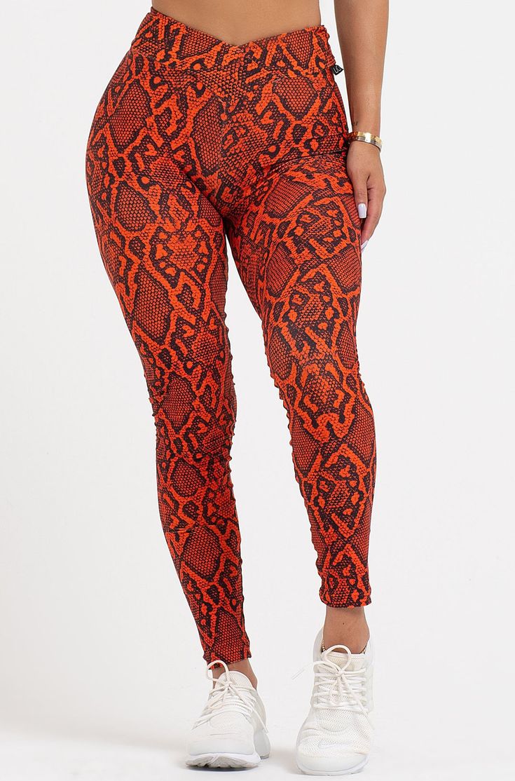 Our V-Cut front with scrunched butt back leggings will make you feel fierce. This ultra-flattering legging hugs and contours your curves.  In the “Second Skin” LiCi fabric that you know and love, the V-Cut Print Legging features a scrunch (aka gathered) texture on the back to make your butt look rounder and gives you a Scrunch Leggings, Gym Fits, Sporty Outfits, V Cut, V Cuts, Matching Top, Printed Leggings, Venom, Second Skin