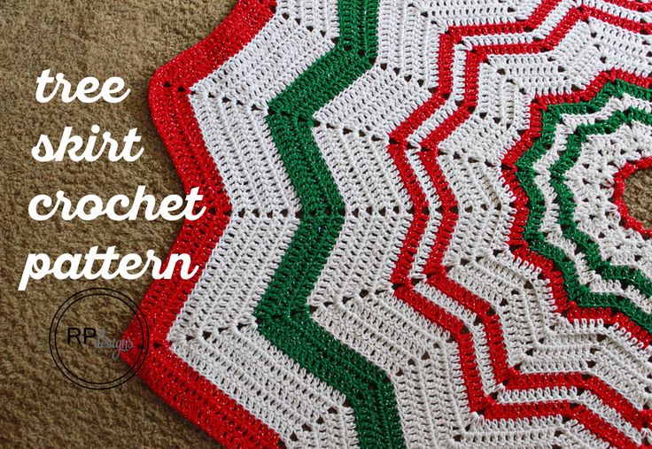 a crocheted christmas tree skirt is shown with the words free pattern on it