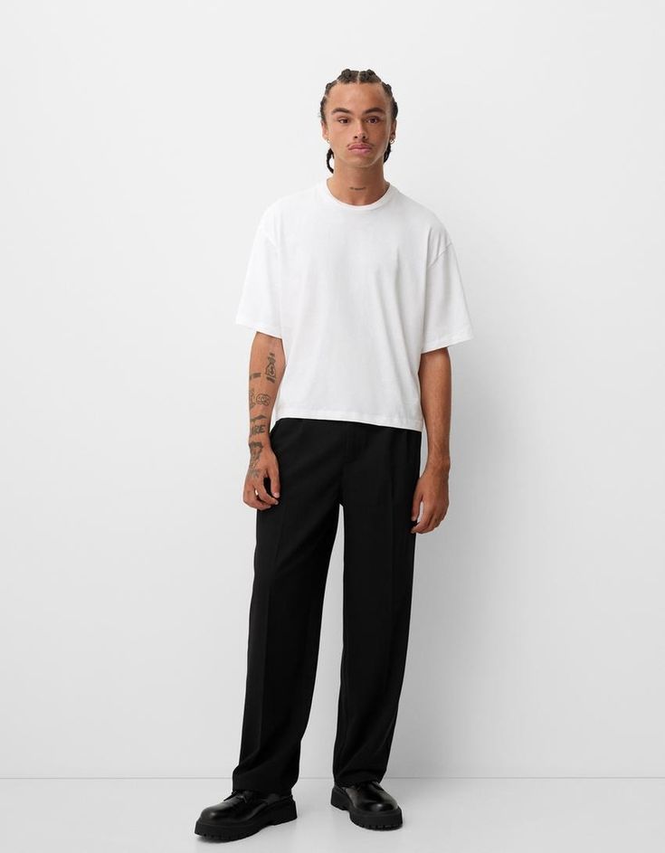 Tailored baggy pants - Pants - Men | Bershka Streetwear Wide-leg Pants With Hip Pockets, Classic Cargo Pants Relaxed Fit For Streetwear, Classic Wide-leg Pants With Side Pockets, Trendy Oversized Straight Leg Pants, Relaxed Baggy Wide-leg Bottoms, Trendy Relaxed Fit Tapered Leg Cargo Pants, Oversized High-waisted Work Pants, Classic Relaxed Fit Sweatpants, Classic Wide Leg Sweatpants With Pockets