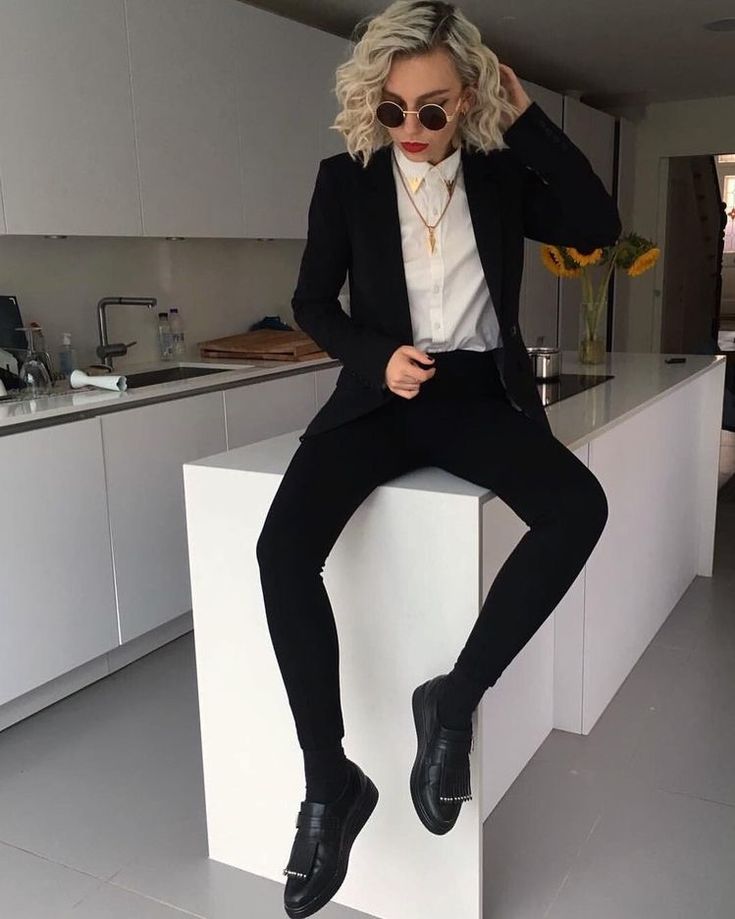 Tomboy Outfit Ideas, Boyish Style, Androgynous Outfits, Tomboy Chic, Chique Outfits, Queer Fashion, Tomboy Outfits, Tomboy Style Outfits, Androgynous Fashion