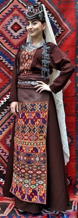 Armenian Design, Armenian Clothing, Costumes Around The World, Armenian Culture, National Clothes, Folk Clothing, Cultural Centre, National Dress, Folk Dresses