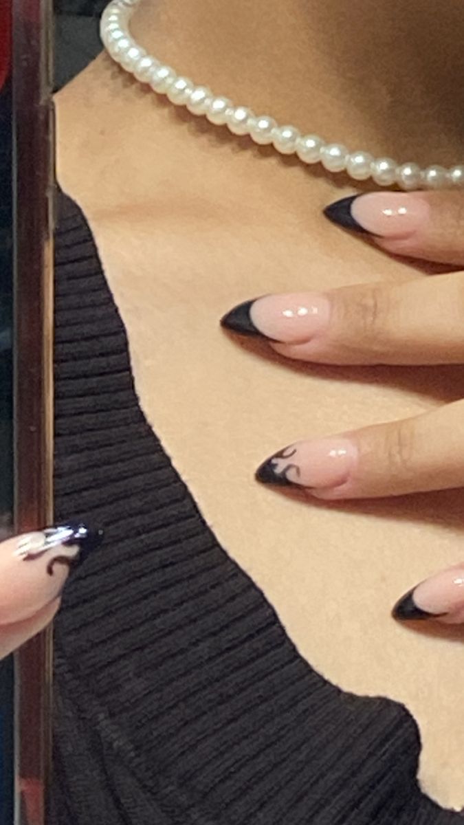 Black French Tips Acrylic, Black Nails Heart, French Tips Black, French Tips Acrylic, Cat Nail Designs, Nails French Tips, Black French Nails, Black Almond Nails, Nails Heart