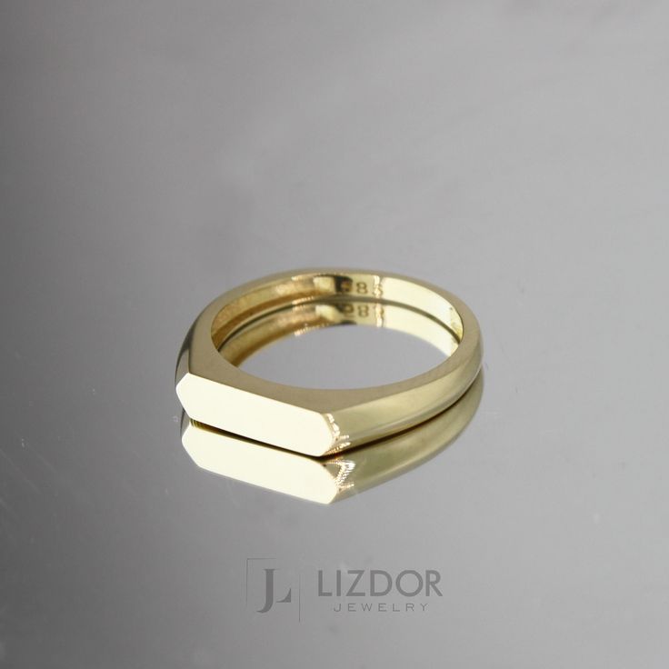 ▶ 𝙋𝙍𝙊𝘿𝙐𝘾𝙏 𝙁𝙀𝘼𝙏𝙐𝙍𝙀𝙎 * 14k Solid Gold Ring * Flat Size : 1.27 cm x 3.58 mm (0.5in x 0.14in ) * Ring Height : 3.52 mm ( 0.13 inches) * Three color options : White Gold - Yellow Gold - Rose Gold ❤️ You have many options in my store for your daily and special days  Quality designs that you can gift to your loved ones and yourself. ❤️ Your order is sent to you as a ready gift package. ✈️ FREE SHIPPING WORLDWIDE! ✈️ I ship worldwide with DHL Express. ✈️ Your order will be shipped within 3-5 business days. ✈️ Delivery times: 📍 USA : 3-5 Business Days 📍 Germany : 1-2 Business Days 📍 Europe: 3-5 Business Days 📍 Canada: 3-5 Business Days 📍 UK: 2-3 Business Days 📍 Worldwide: 1-7 Business Days All of our products are 14k real gold. There is absolutely no gold plating on my jeweller Signet Ring Gold, Rectangle Ring, Flat Ring, 14k Gold Wedding Band, Tiny Rings, Handmade Fine Jewelry, Gold Signet Ring, Thumb Ring, Gold Flats