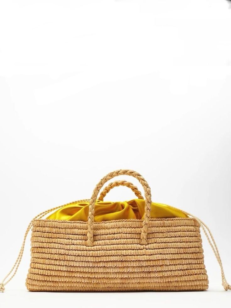 Big straw beach bag - Wapas Raffia Basket, Zara Summer, Knit Bag, Bag Zara, Sac Diy, Zara Spain, Hand Bags For Women, Bags Style, Straw Beach Bag