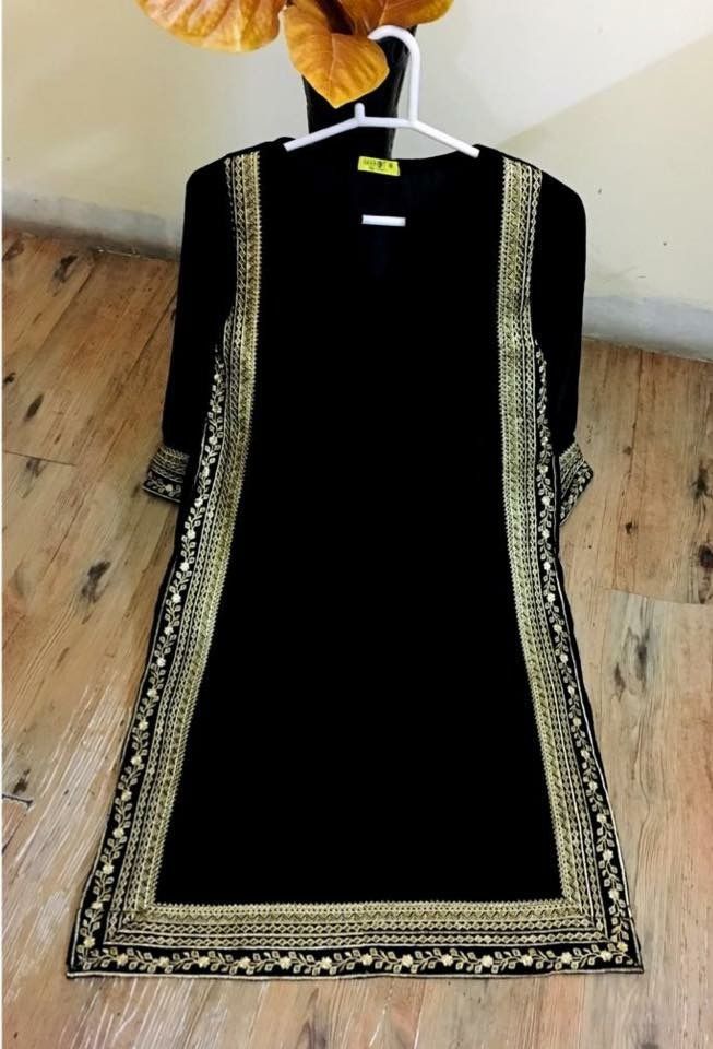 Black Velvet Shirt, Velvet Dress Designs, Pakistani Fashion Party Wear, Pakistani Fashion Casual, Salwar Kamiz, Pakistani Fancy Dresses, Pakistani Dresses Casual, Casual Wear Dress, Velvet Shirt