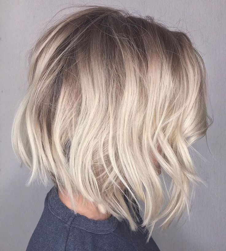 Blonde Bob with a Shadow Root Shadow Roots Hair, Balayage Bob, Layered Bob Haircuts, Shoulder Length Bob, Shadow Root, Balayage Blonde, Bob Haircut For Fine Hair, Layered Bob Hairstyles, Bob Hairstyles For Fine Hair