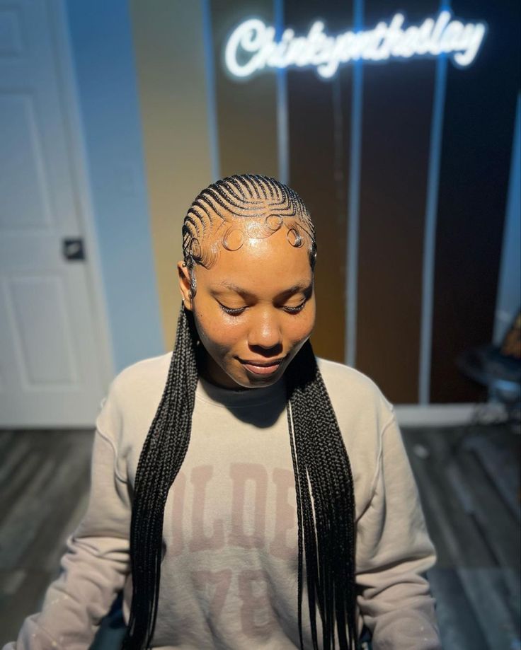 Carrot Push Back Hairstyle, Straight Back Hairstyles 2024, Push Back Hairstyles Black Women, Long Lasting Braid Styles, Cornrow Straight Back Hairstyles, Straight Up Cornrows, Conrows Lines And Braids 2024, Straight Back Hairstyle, Small Straight Backs