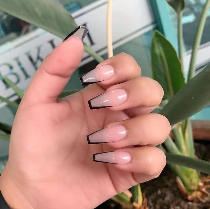 White Tip Acrylic Nails, French Tip Acrylic Nails, Cute Acrylic Nail Designs, Simple Acrylic Nails, Manicure Nails, Nails 2020, Acrylic Nails Coffin Short, Nails Black, Prom Nails