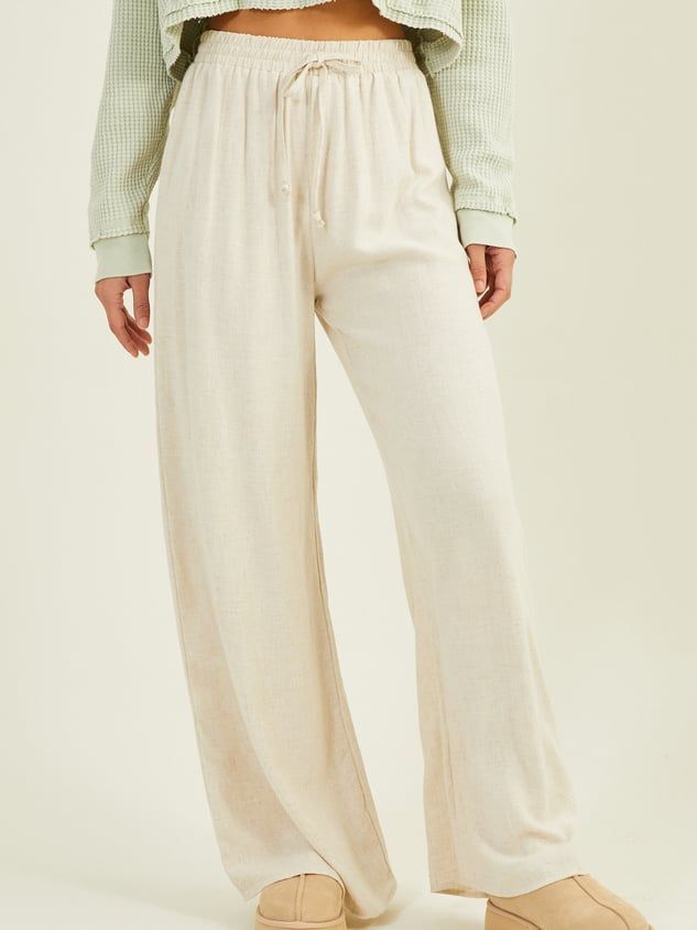 Live in linen with these soft and flowy linen blend pants, perfect for throwing on over your swimsuit or creating the perfect casual look. Altars State, Cute Trousers, Casual Pants For Women, Cozy Day, Comfy Sets, Wedding Branding, Linen Blend Pants, Dinner With Friends, Flowy Pants