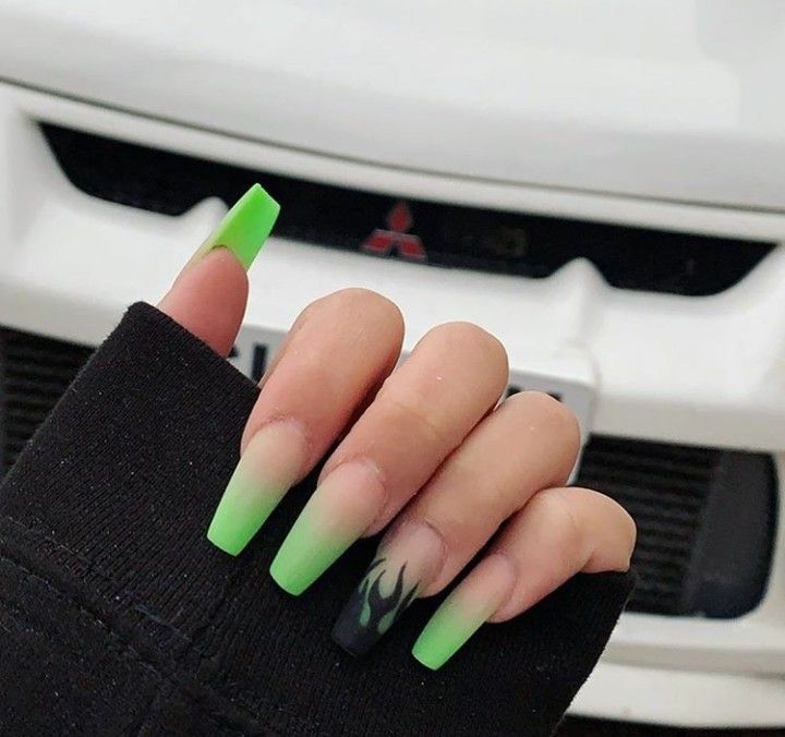 Pinterest @chocogoddess❤ Black And Lime Nails, Racing Nails Designs, Green Coffin Nails, Wonderland Nails, Lime Green Nails, Fresh Nails, Black Stiletto Nails, Neon Green Nails, Green Acrylic Nails