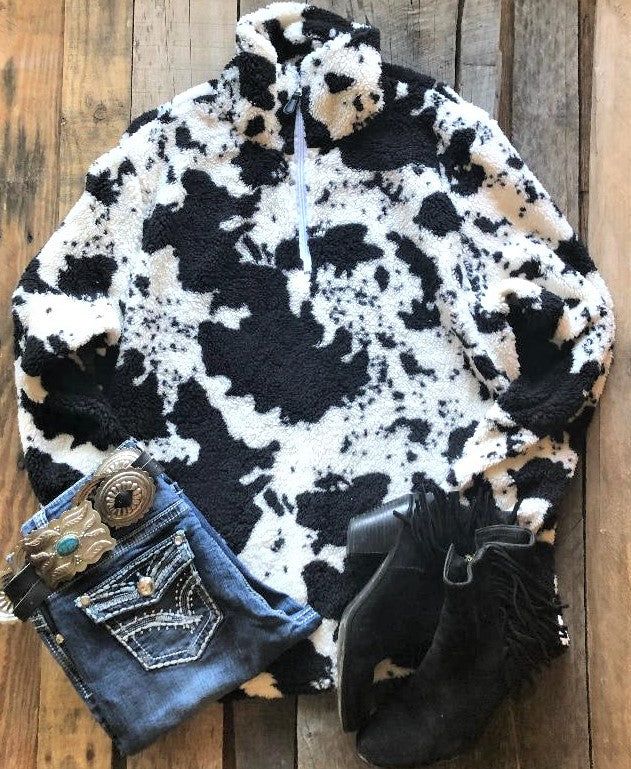 Cow Print Things, Country Girl Style Outfits, Western Things, Western Room, Cow Stuff, Cow Outfits, Country Clothes, Western Fits, Cowgirl Accessories