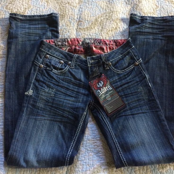 Never Been Worn , Gorgeous Must Have Dark Wash Jeans . Low Rise Boot Cut, Size 4/28 Inseam Regular 33" Country Jeans, Cut Out Jeans, Apple Bottom Jeans, Legs Outfit, 2000s Outfits, Jeans Low Rise, Low Rise Flare Jeans, Outfit Inspo Casual, Jeans Low