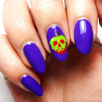 Potion Bottle Nail Art, Poison Apple Nail Art, Evil Queen Nails, Poison Apple Nails, Villian Nails, Disney Villain Nails, Halloween Disney Nails, Disney Nail Art, Disney Halloween Nails