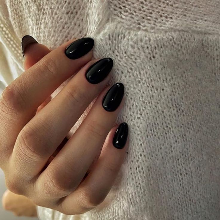 Thick Acrylic Nails, Wide Nail Beds, Nails One Color, Round Fake Nails, Nails Short Oval, Black Press On Nails, Nails Edgy, Rounded Acrylic Nails, Shellac Nail Colors