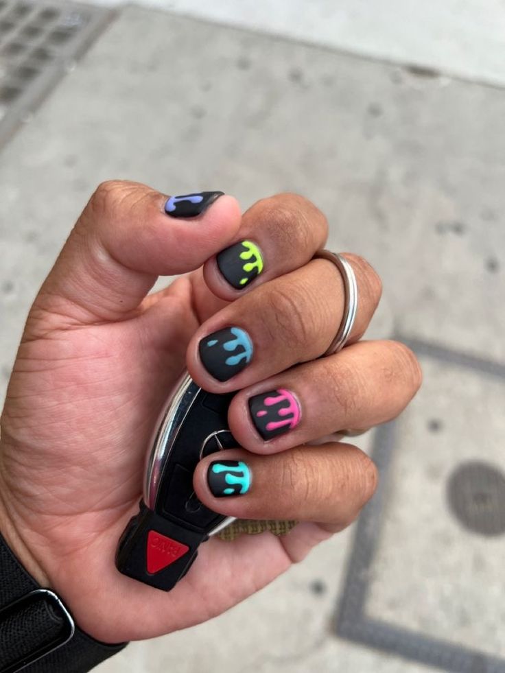 Cool Mens Nail Designs, Male Polish Ideas, Black Nail Art Designs Men, Nail Art Kulit Hitam, Nail Art Design Men, Masculine Painted Nails, Cool Nail Art For Men, Men Nail Polish Design, Nail Colors For Men