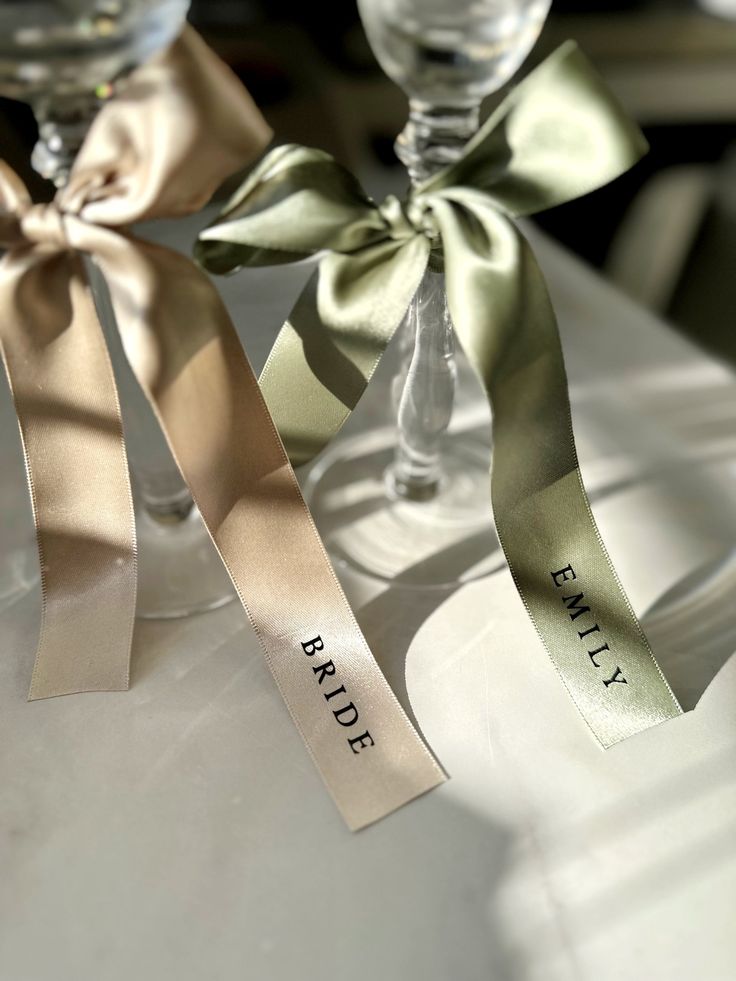 Personalised Wedding Guest Ribbon Place Names Wedding Guest Names Place Settings, Ribbon Place Cards Wedding, Names Wedding Table, Bow Name Place Cards, Place Name Cards Wedding, Ribbon Place Setting, Cricut Name Place Cards, Wedding Guests Gift Ideas, Unique Wedding Name Place Cards