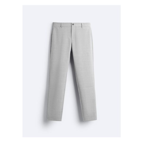 Pants made of high stretch fabric. Elastic waist. Front pockets and back welt pockets. Front zip and button closure. Crochet Coat, Elastic Fabric, Stretch Pants, T-shirt Polos, Blazer Dress, Trouser Jeans, Mens Trousers, Linen Shirt, Welt Pockets