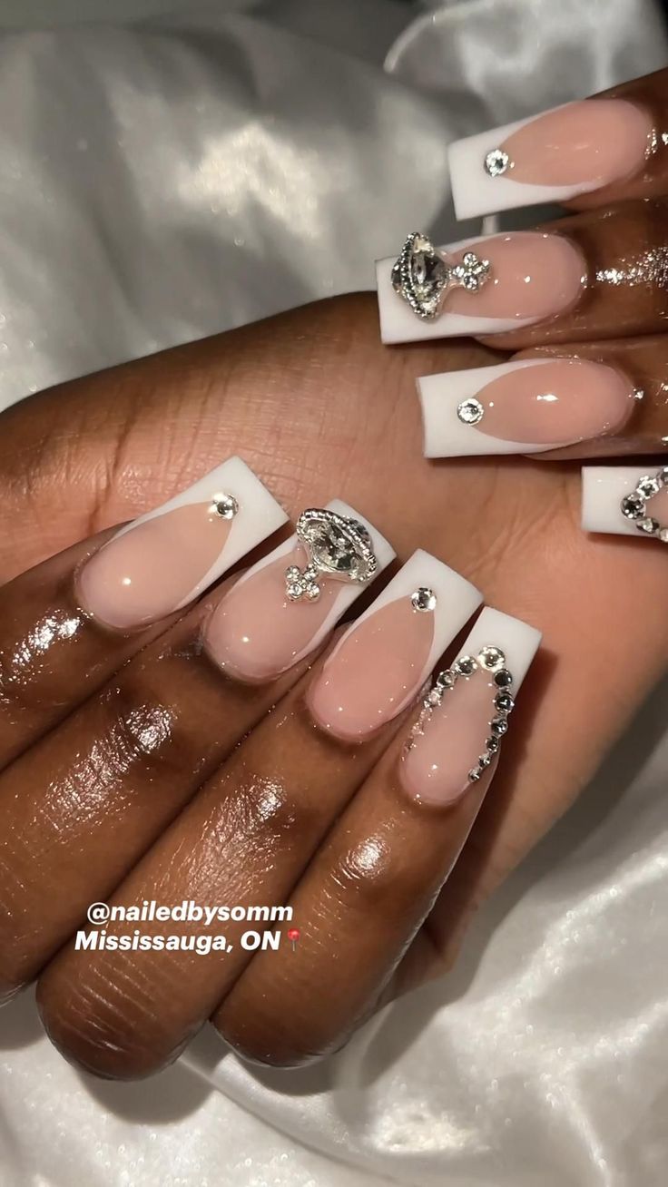 Cream Nails Acrylic, French Tip Bling Nails, Coffin Short Nails, White Short Nails, Short French Tip Nails, Thermal Nails, Diy Acrylic Nails, White French Tip, French Tip Acrylic Nails