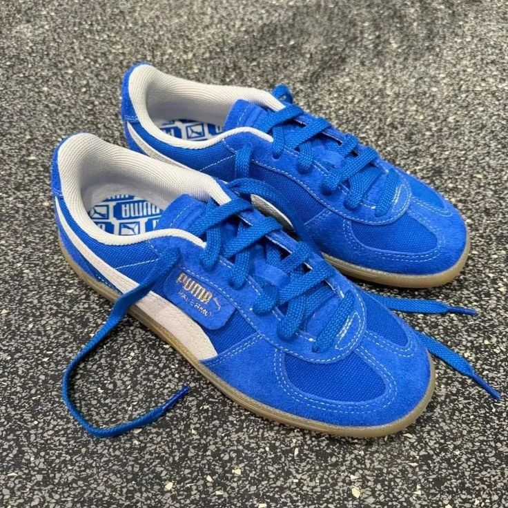 Blue Puma Shoes, Puma Palermo, Trendy Shoes Sneakers, Puma Cat, Puma Suede, Rubber Shoes, Pumas Shoes, Cool Fits, Blue Outfit