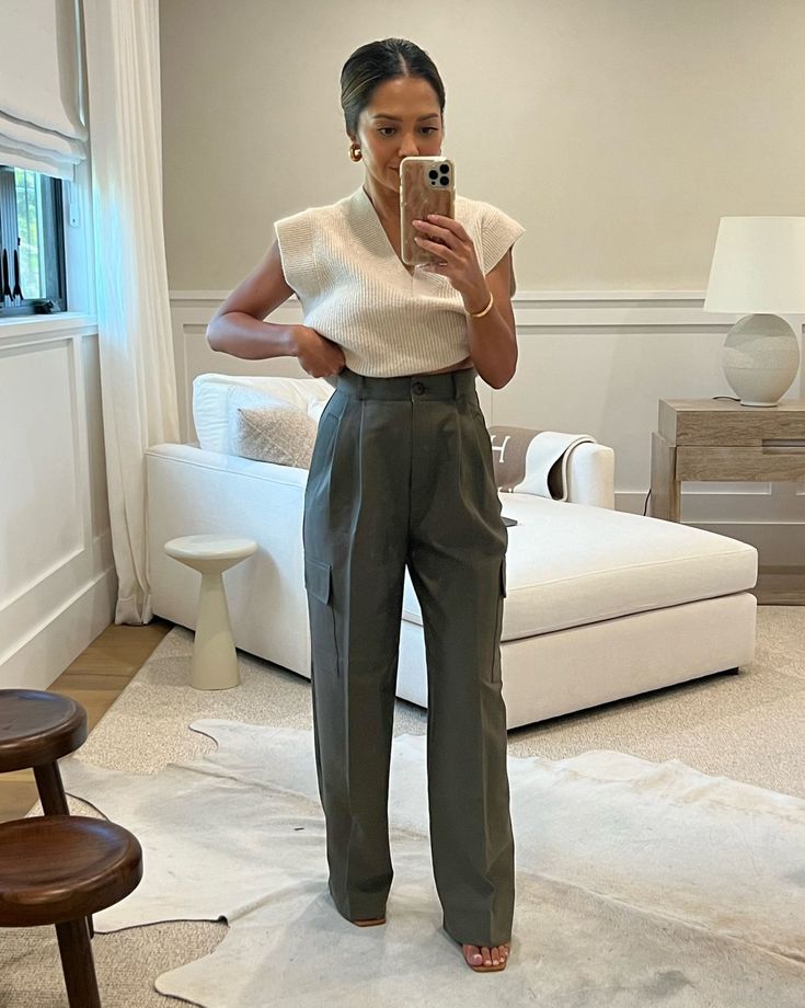 naomiboyer's Fall Outfits Collection on LTK Workplace Chic Outfit, Sunday Work Outfit, Petite Business Outfits, Summer Outfits For Work Offices, Work Outfits Women Office Summer, Summer Outfits Work Office Wear, Minimal Work Outfit, Neutral Work Outfit, Work Outfits Women Office Professional