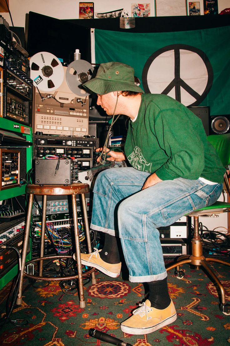 Mac Demarco Aesthetic, Connan Mockasin, Marc Demarco, Mac Demarco, Brand Aesthetic, Dj Party, The Cowboy, Studio Setup, New Wall