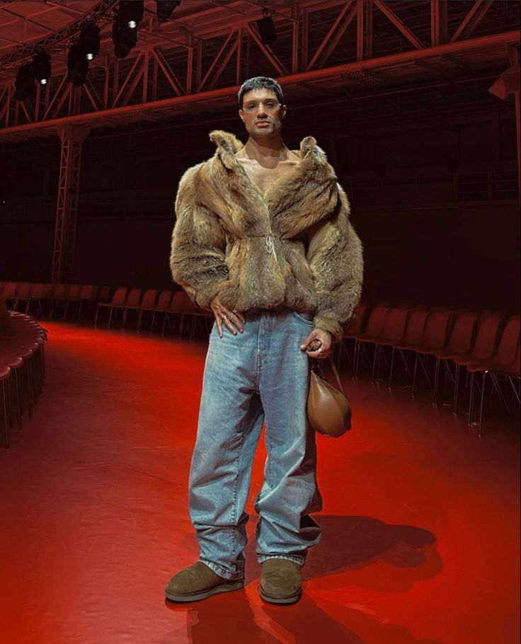 Diesel Runway, Hat Men Outfit, Boys Aesthetic Outfits, Fur Jacket Outfit, Outfit Male, Fur Outfit, Fur Coat Outfit, Mens Fur Coat, Diesel Clothing