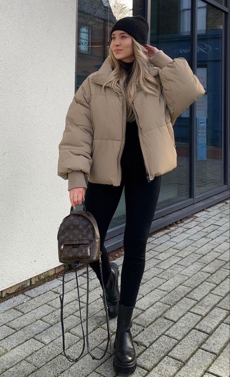 Chubby Winter Outfit Ideas, Puffer Jacket And Skirt Outfit, Super Puff Shorty Aritzia Outfit, Winter Puffer Outfits, White Winter Jacket Outfit, Tan Puffer Jacket Outfit, Beige Puffer Jacket Outfit, Winter Puffer Jacket Outfits, Outfits With Puffer Jackets