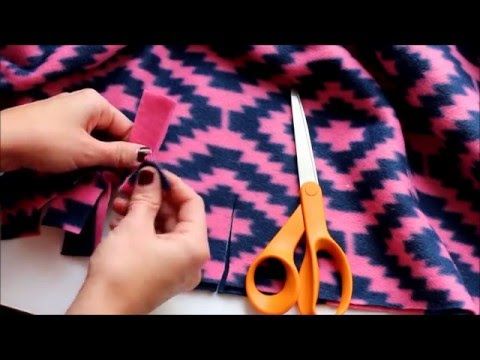 Everything you ever wanted to know about making fleece blankets! - A girl and a glue gun Fleece Blanket Edging, Melanie Ham, Poncho Tutorial, Carseat Poncho, Triple Braid, Fleece Blanket Diy, Sew Blankets, Sew Blanket, Knot Blanket