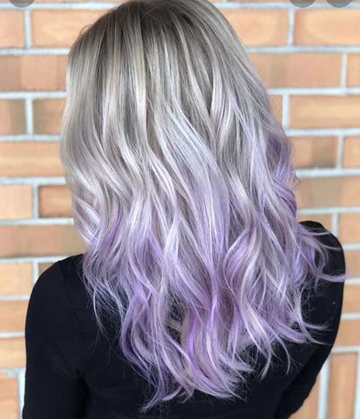 Silver Lavender Hair, Lavender Hair Ombre, Purple Hair Streaks, Hairstyles For Long Hair Videos, Purple Blonde Hair, Silver Hair Color Ideas, Pastel Purple Hair, Videos Hairstyles, Purple Hair Highlights