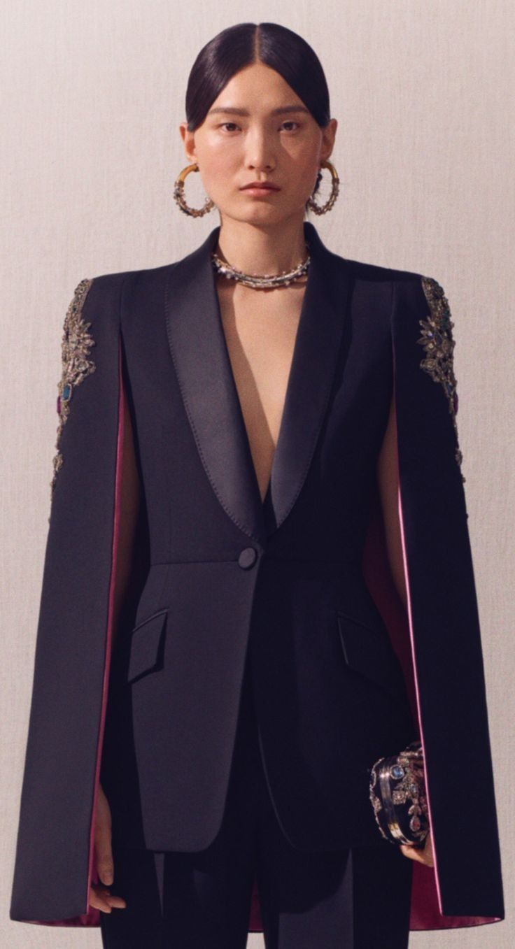 Avant Garde Suits Women, Pantsuit With Cape, Cape Blazer Outfit, Red Black Outfit, Business Formal Outfit, Cape Fashion, Blazer Outfits For Women, Sleeves Designs For Dresses, Woman Suit Fashion