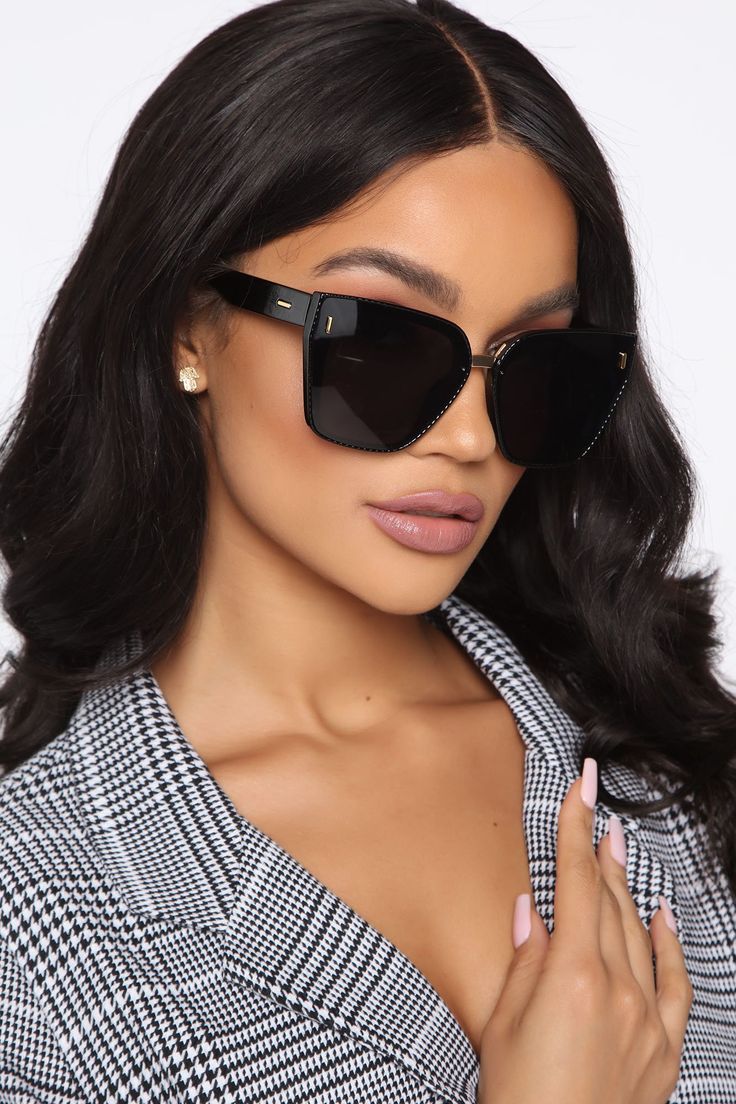 Black Sunglasses Women, Mint Fashion, Black Sunglasses Square, Dark Sunglasses, Glasses Fashion Women, Dress Mint, Summer Sunglasses, Shield Sunglasses, Fashion Nova Dress