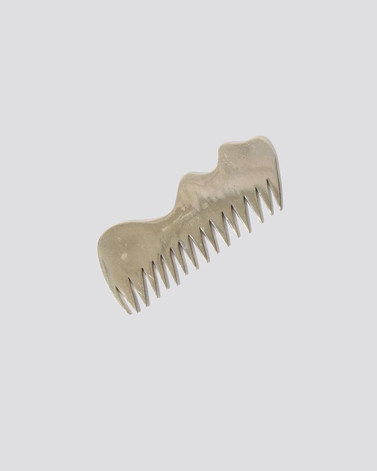 Comb Design, Organic Form, Unique Things, All Hair Types, Objects Design, Art Display, Creative Expressions, Ceramic Sculpture, Minimal Design