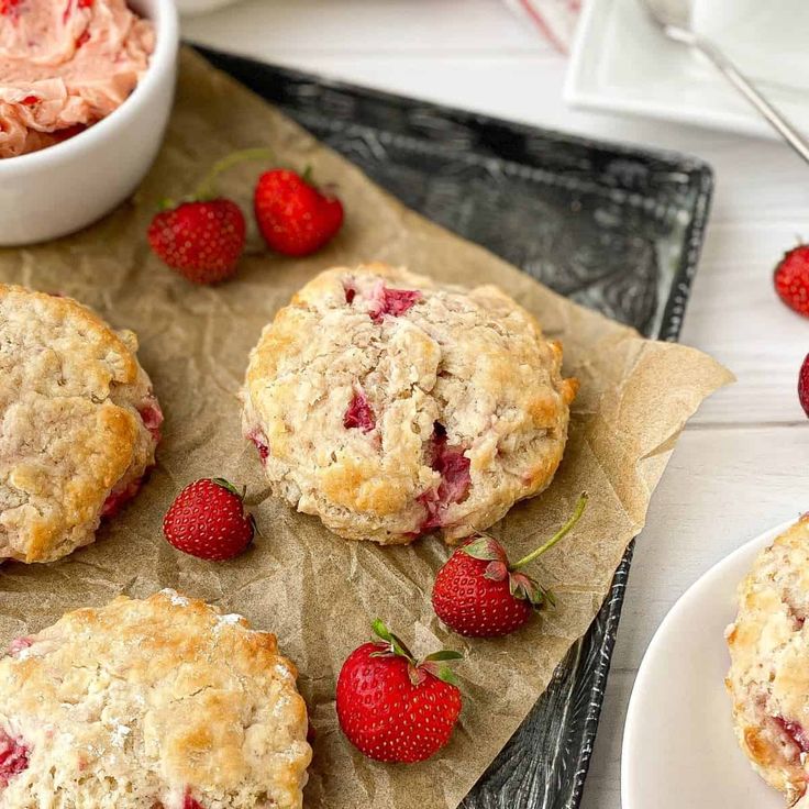 strawberry shortcakes with cream cheese and fresh strawberries on the side, ready to be eaten